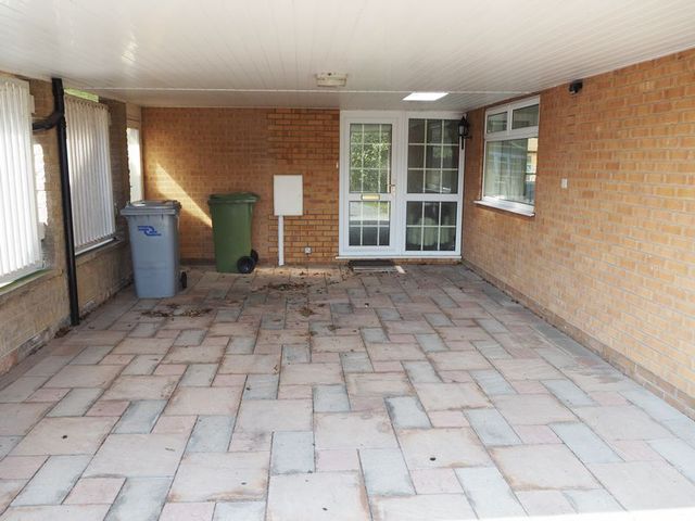  Image of 3 bedroom Detached house for sale in Manor Road Collingham Newark NG23 at Manor Road Collingham Newark, NG23 7PL