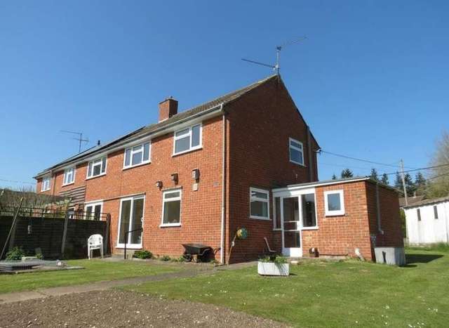 Image of 3 bedroom Semi-Detached house to rent in Manor Road Whitchurch on Thames Reading RG8 at Whitchurch-On-Thames  Reading, RG8 7EU