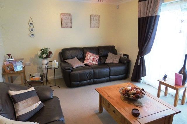  Image of 3 bedroom Semi-Detached house to rent in Marigold Crescent Melton Mowbray LE13 at Marigold Crescent  Melton Mowbray, LE13 0FW