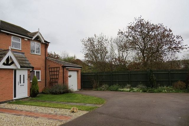  Image of 3 bedroom Semi-Detached house to rent in Marigold Crescent Melton Mowbray LE13 at Marigold Crescent  Melton Mowbray, LE13 0FW