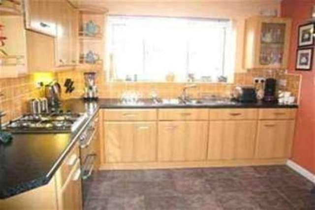  Image of 4 bedroom Detached house to rent in Marine Drive Chesterfield S41 at Chesterfield, S41 0FG
