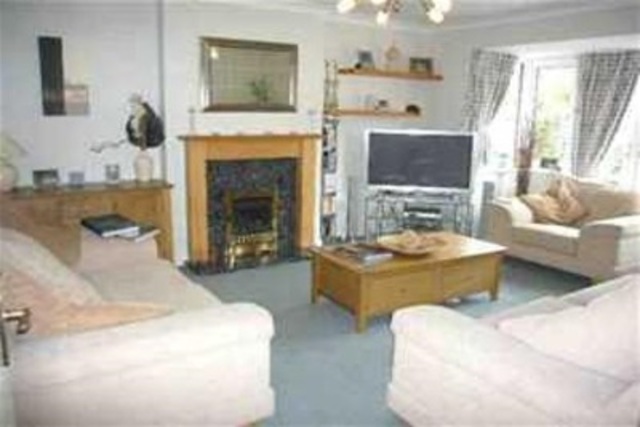  Image of 4 bedroom Detached house to rent in Marine Drive Chesterfield S41 at Chesterfield, S41 0FG