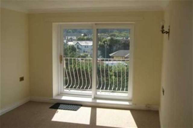  Image of 1 bedroom Flat to rent in Marine Road Colwyn Bay LL29 at Colwyn Bay, LL29 8PZ