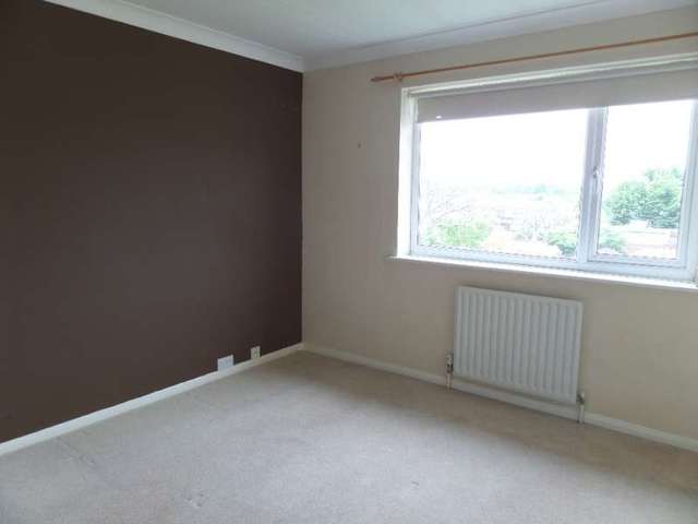 Image of 3 bedroom Semi-Detached house to rent in Masefield Close Newport Pagnell MK16 at Newport Pagnell, MK16 8DZ