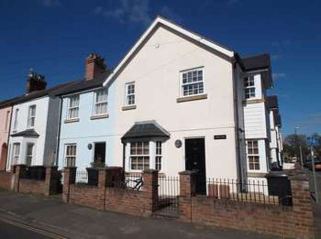  Image of 1 bedroom Flat to rent in Adelaide Road Chichester PO19 at Adelaide Road  Chichester, PO19 7AX