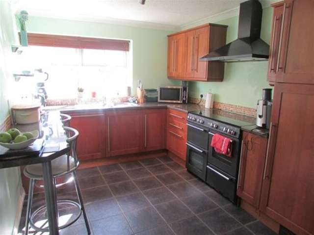  Image of 4 bedroom Detached house for sale in Mellanby Close Street BA16 at Street, BA16 0NX