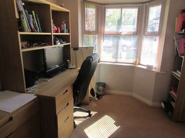  Image of 4 bedroom Detached house for sale in Mellanby Close Street BA16 at Street, BA16 0NX