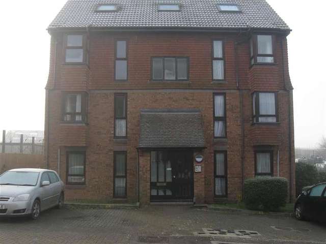  Image of Studio flat for sale in Meon Close Petersfield GU32 at Petersfield Hampshire Petersfield, GU32 3DW