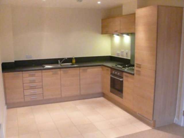  Image of 1 bedroom Apartment to rent in Whale Avenue Reading RG2 at Merrick House Whale Avenue Reading, RG2 0GX