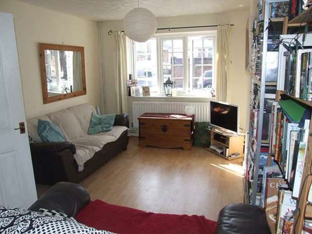  Image of 2 bedroom Detached house to rent in Methuen Street Southampton SO14 at Inner Avenue  Southampton, SO14 6FR