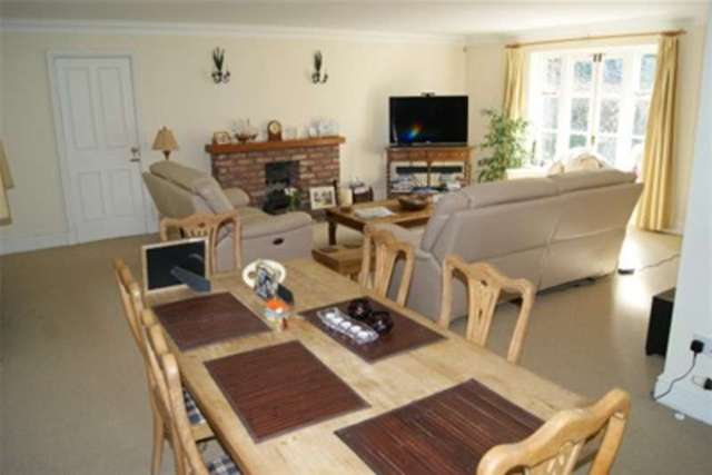  Image of 4 bedroom Detached house to rent in Warrington Road Mickle Trafford Chester CH2 at Chester, CH2 4EA