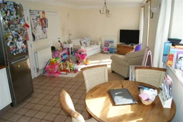  Image of 4 bedroom Detached house to rent in Warrington Road Mickle Trafford Chester CH2 at Chester, CH2 4EA