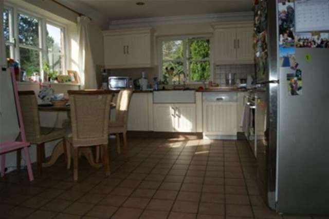  Image of 4 bedroom Detached house to rent in Warrington Road Mickle Trafford Chester CH2 at Chester, CH2 4EA