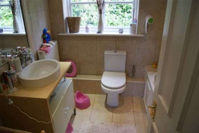  Image of 4 bedroom Detached house to rent in Warrington Road Mickle Trafford Chester CH2 at Chester, CH2 4EA