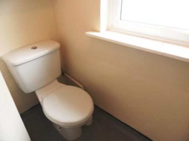  Image of 1 bedroom Flat to rent in Millbrook Road West Southampton SO15 at 279 Millbrook Road west  Southampton, SO15 0HU