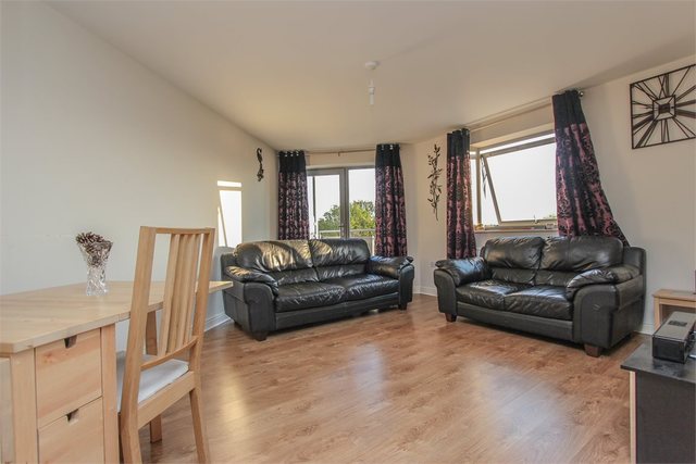  Image of 2 bedroom Flat to rent in Millicent Grove London N13 at Palmers Green, N13 6HS
