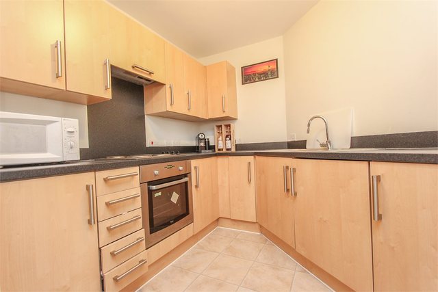  Image of 2 bedroom Flat to rent in Millicent Grove London N13 at Palmers Green, N13 6HS