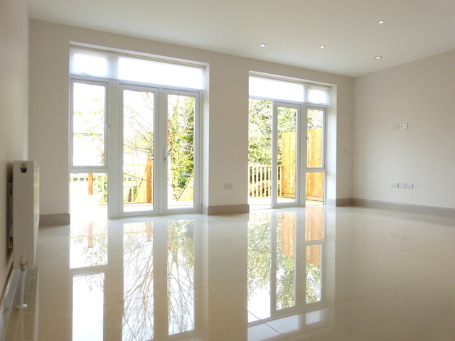  Image of 5 bedroom Semi-Detached house to rent in Montpelier Rise London NW11 at GOLDERS GREEN  London, NW11 9SS