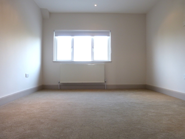  Image of 5 bedroom Semi-Detached house to rent in Montpelier Rise London NW11 at GOLDERS GREEN  London, NW11 9SS
