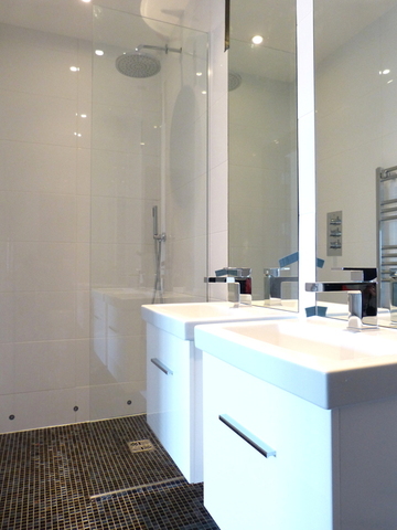  Image of 5 bedroom Semi-Detached house to rent in Montpelier Rise London NW11 at GOLDERS GREEN  London, NW11 9SS