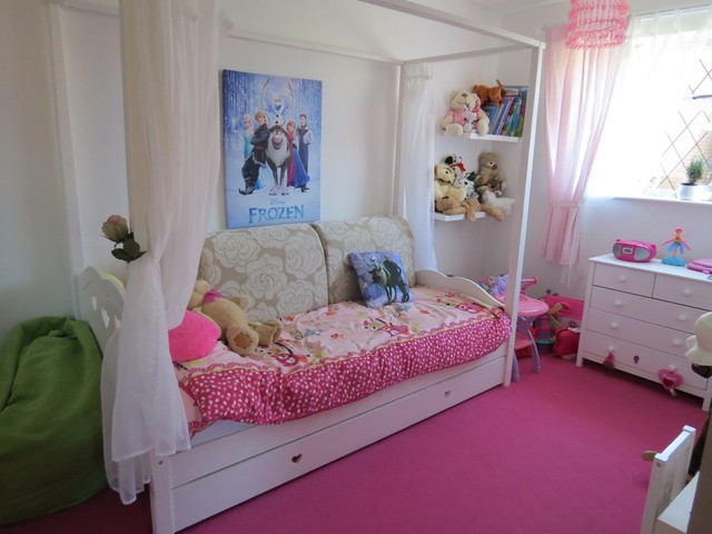  Image of 2 bedroom Detached house for sale in Moraunt Drive Fareham PO16 at Moraunt Drive  Fareham, PO16 9EF