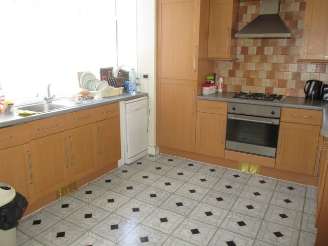  Image of 2 bedroom Maisonette for sale in Munster Road Portsmouth PO2 at Munster Road North End Portsmouth, PO2 9BS