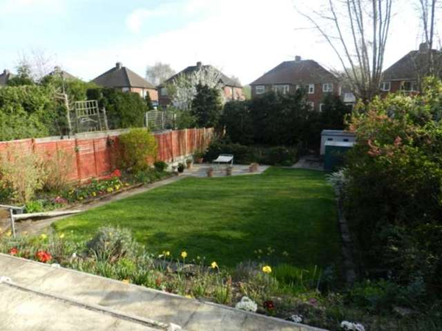  Image of 3 bedroom Bungalow for sale in Plants Brook Road Sutton Coldfield B76 at Plantsbrook Road  Sutton Coldfield, B76 1HH