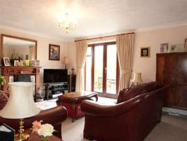  Image of 4 bedroom Detached house for sale in Norfolk Chase Warfield Bracknell RG42 at Warfield Newell Green, RG42 3XN