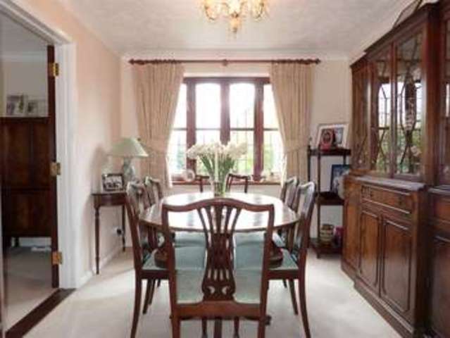  Image of 4 bedroom Detached house for sale in Norfolk Chase Warfield Bracknell RG42 at Warfield Newell Green, RG42 3XN