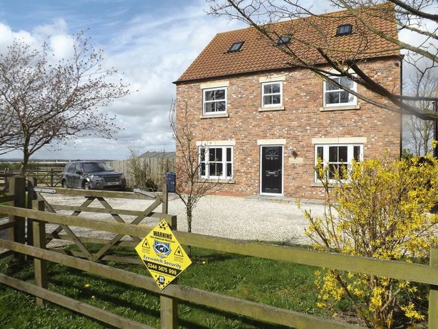  Image of 5 bedroom Detached house for sale in North Kelsey Road Caistor Market Rasen LN7 at North Kelsey Road  Caistor, LN7 6SF