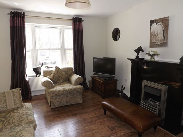  Image of 5 bedroom Detached house for sale in North Kelsey Road Caistor Market Rasen LN7 at North Kelsey Road  Caistor, LN7 6SF