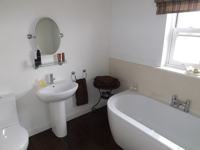  Image of 5 bedroom Detached house for sale in North Kelsey Road Caistor Market Rasen LN7 at North Kelsey Road  Caistor, LN7 6SF