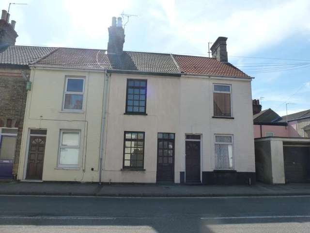  Image of 2 bedroom Terraced house to rent in Norwich Road Lowestoft NR32 at Lowestoft, NR32 2BH