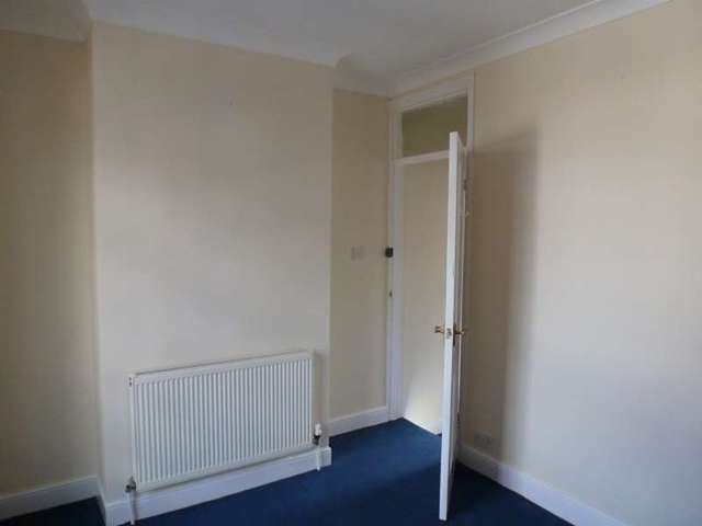  Image of 2 bedroom Terraced house to rent in Norwich Road Lowestoft NR32 at Lowestoft, NR32 2BH