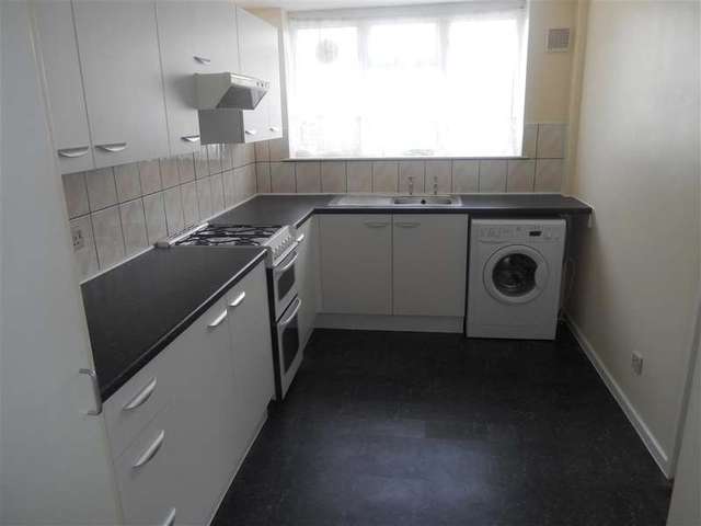  Image of 3 bedroom Terraced house for sale in Norwich Walk Basildon SS14 at Basildon Essex Basildon, SS14 3QZ