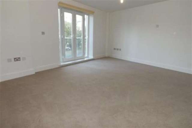  Image of 2 bedroom Property to rent in Oakwood Avenue Beckenham BR3 at Beckenham, BR3 6AB