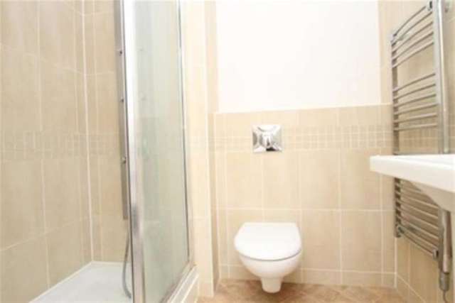  Image of 2 bedroom Property to rent in Oakwood Avenue Beckenham BR3 at Beckenham, BR3 6AB