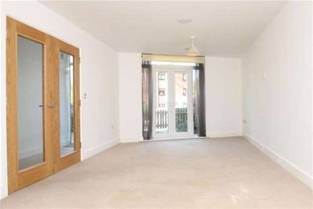  Image of 2 bedroom Property to rent in Oakwood Avenue Beckenham BR3 at Beckenham, BR3 6AB