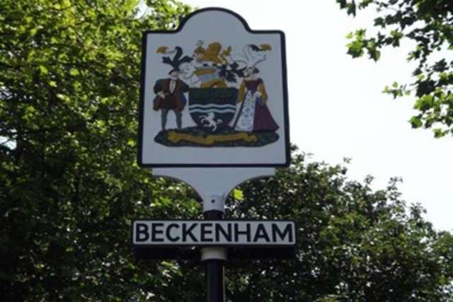  Image of 2 bedroom Property to rent in Oakwood Avenue Beckenham BR3 at Beckenham, BR3 6AB