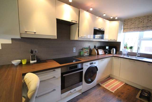  Image of 3 bedroom Semi-Detached house for sale in O