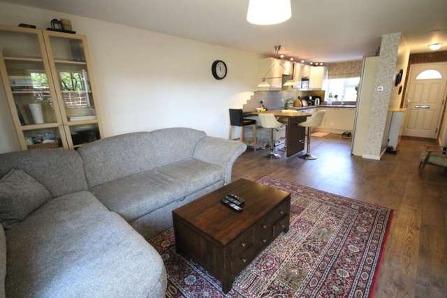  Image of 3 bedroom Semi-Detached house for sale in O