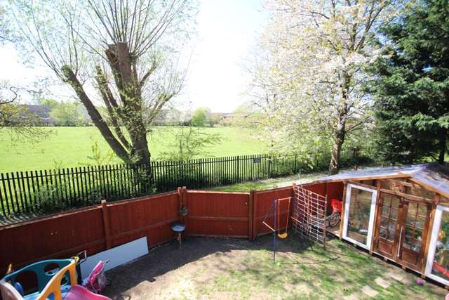  Image of 3 bedroom Semi-Detached house for sale in O