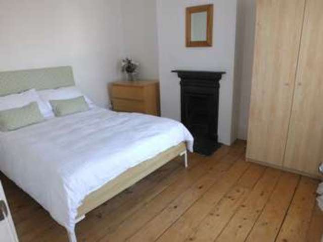  Image of 3 bedroom Terraced house for sale in Swindon Road Swindon SN1 at Swindon Road Old Town Swindon, SN1 3JN