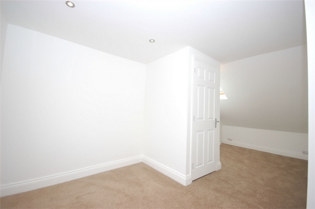  Image of 3 bedroom Flat for sale in Oldfield Road London NW10 at Willesden Willesden, NW10 9UT