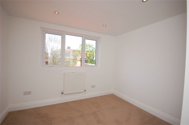  Image of 3 bedroom Flat for sale in Oldfield Road London NW10 at Willesden Willesden, NW10 9UT