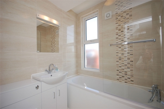  Image of 3 bedroom Flat for sale in Oldfield Road London NW10 at Willesden Willesden, NW10 9UT