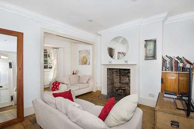2 Bedroom Town House For Sale In Orange Street Canterbury Ct1