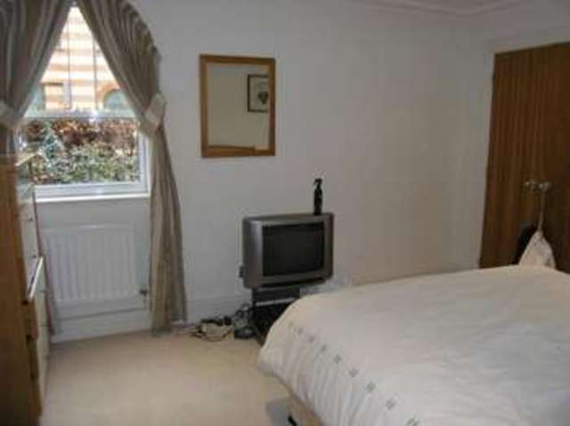  Image of 2 bedroom Flat to rent in Oriel Drive London SW13 at Oriel Drive Harrods Village, Trinity Church Road Barnes, SW13 8HF
