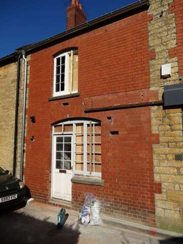  Image of 2 bedroom Cottage to rent in Oxen Road Crewkerne TA18 at Oxen Road  Crewkerne, TA18 7HN