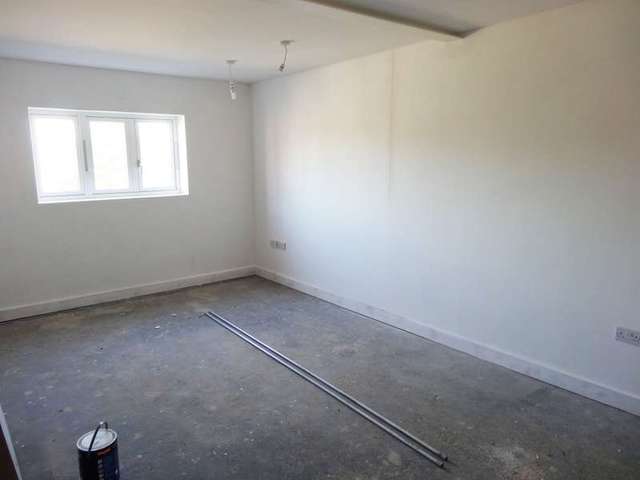  Image of 2 bedroom Cottage to rent in Oxen Road Crewkerne TA18 at Oxen Road  Crewkerne, TA18 7HN